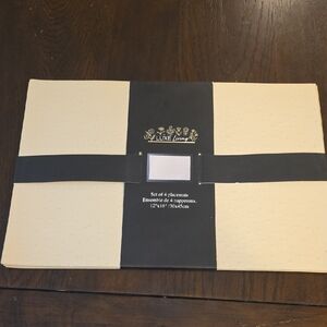 Luxe Living Cream Placemats Set